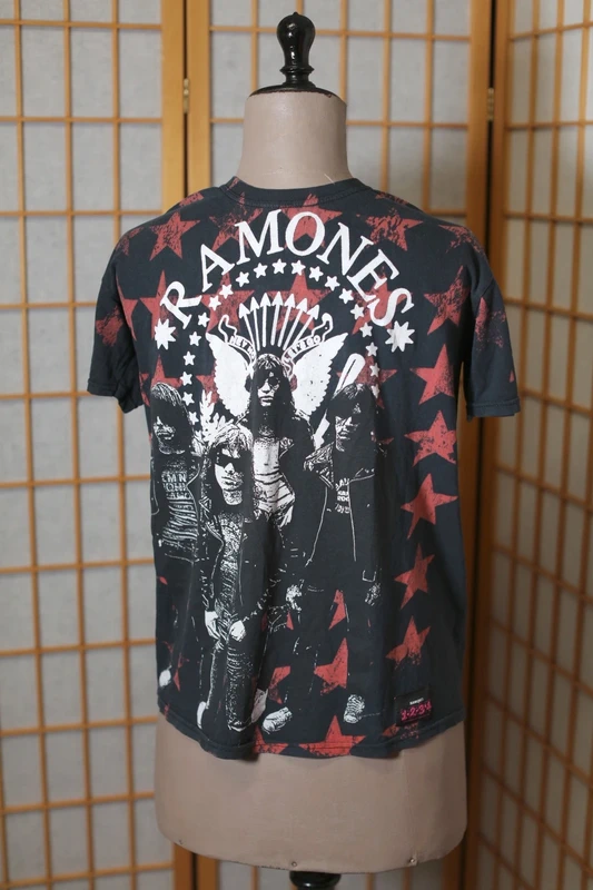 Ramones t-shirt